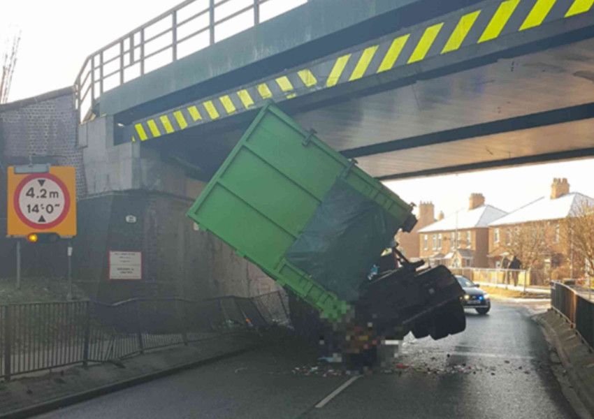 PICTURE HGV gets stuck under Gainsborough railway bridge